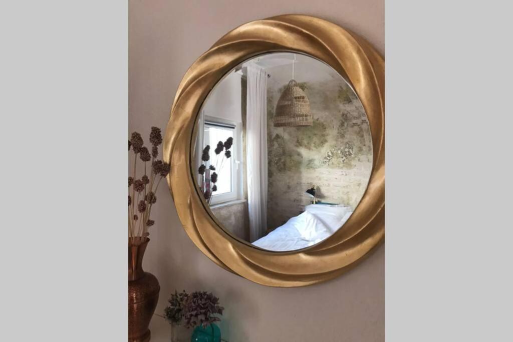 Wunderschoene Wohnung Mit Blick Auf Die Weinberge Neustadt an der Weinstraße Dış mekan fotoğraf